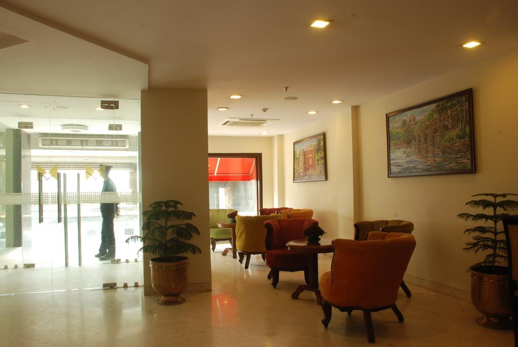 Hotel Classic Diplomat Nowe Delhi Zewnętrze zdjęcie